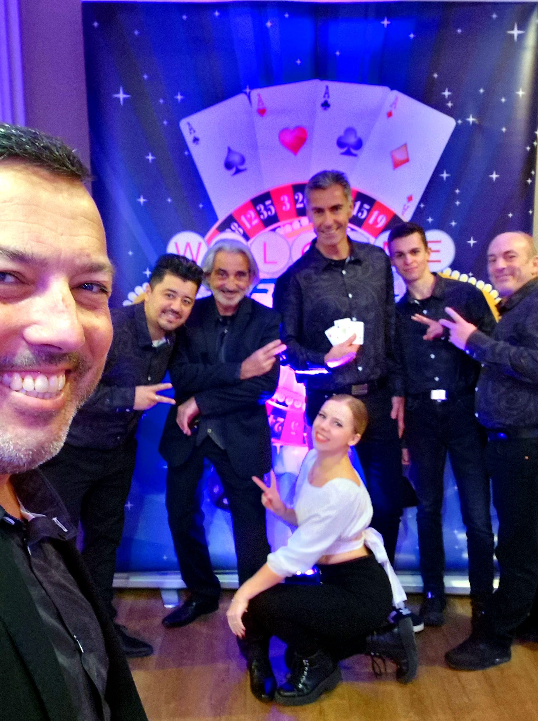 Equipe de croupiers animateurs Casino Factice