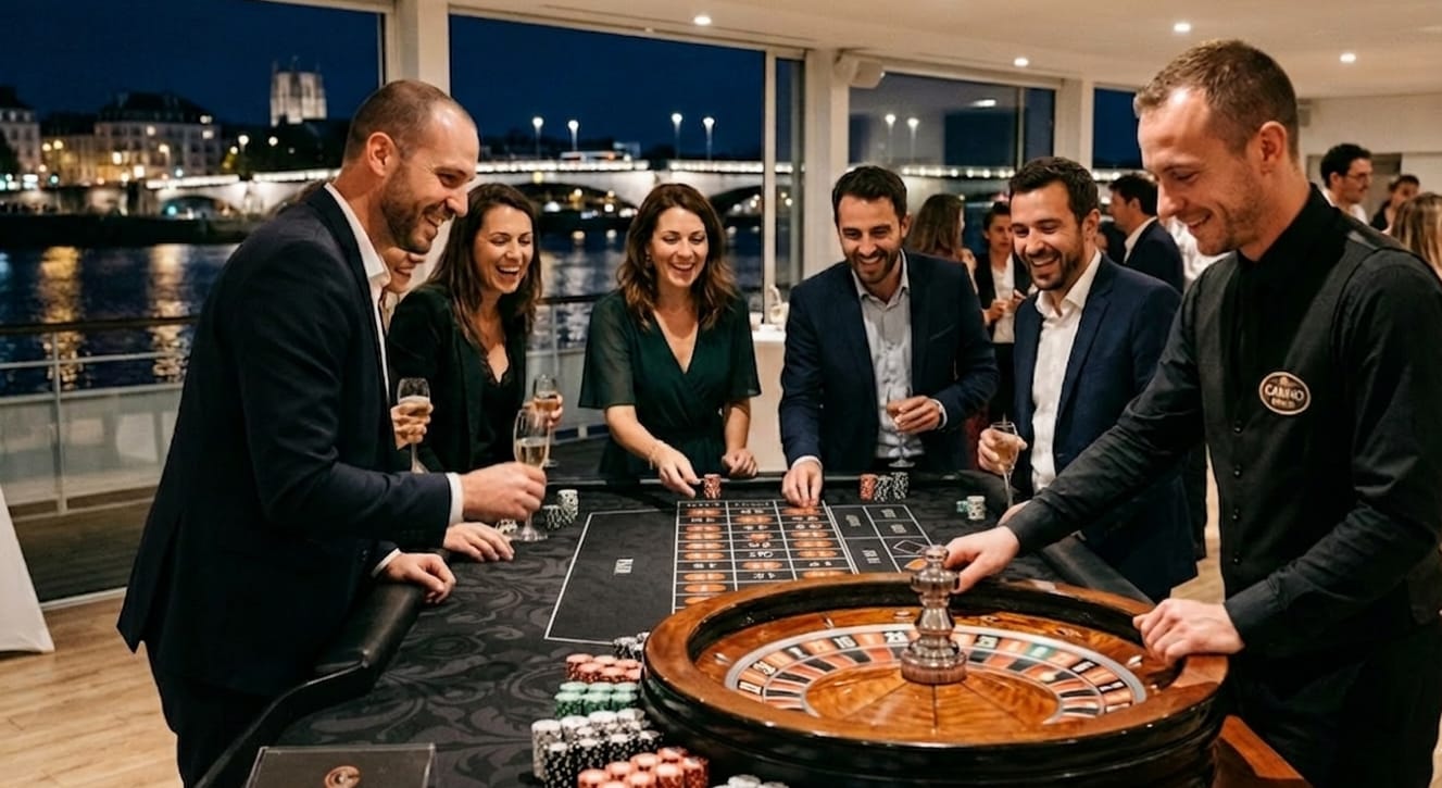 Groupe de collaborateurs participant à une animation de roulette lors d'une soirée casino d'entreprise à Nantes.